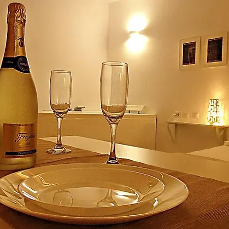 Apartment With Jacuzzi Free Wifi
