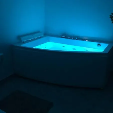 With Jacuzzi Free Wifi *