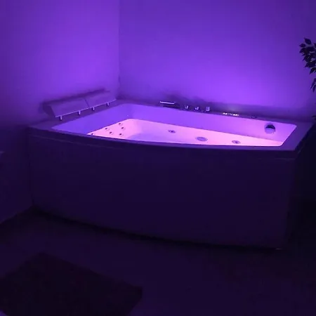 With Jacuzzi Free Wifi Walencja