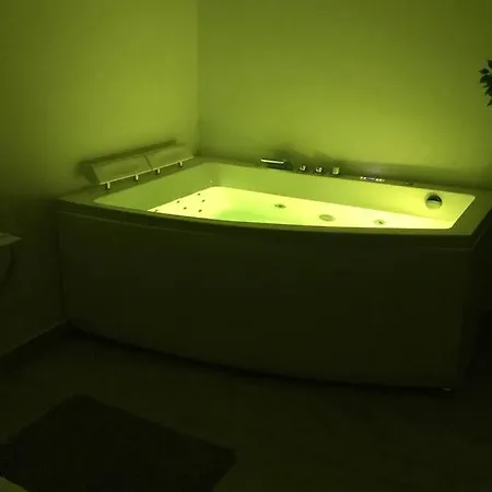 With Jacuzzi Free Wifi Walencja
